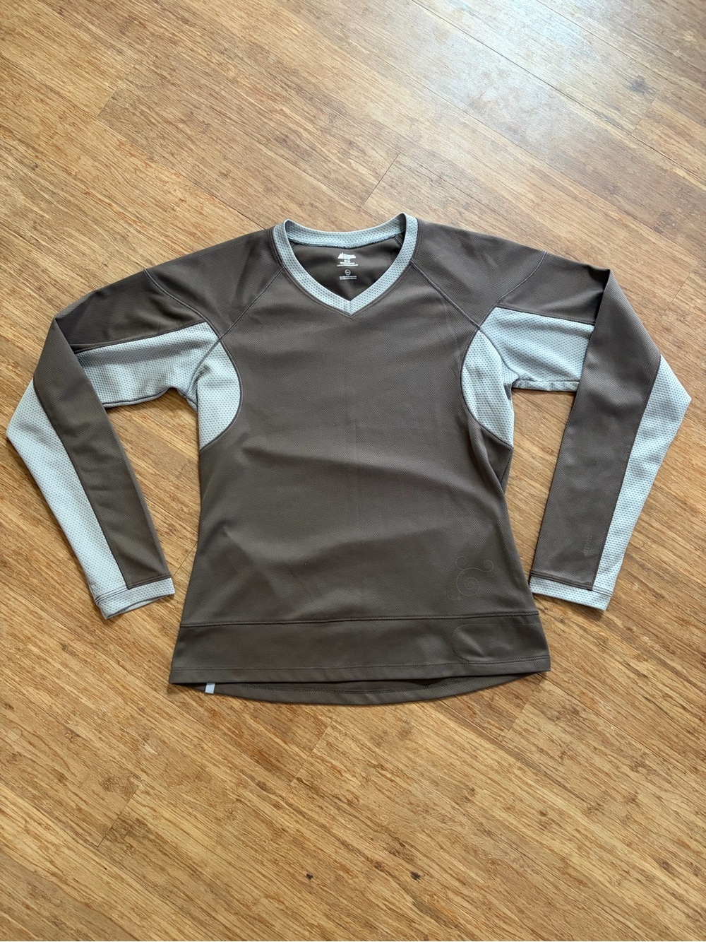 Vintage MEC Mountain Equipment Co-op Hiking Shirt Long Sleeve Brown Grey Medium
